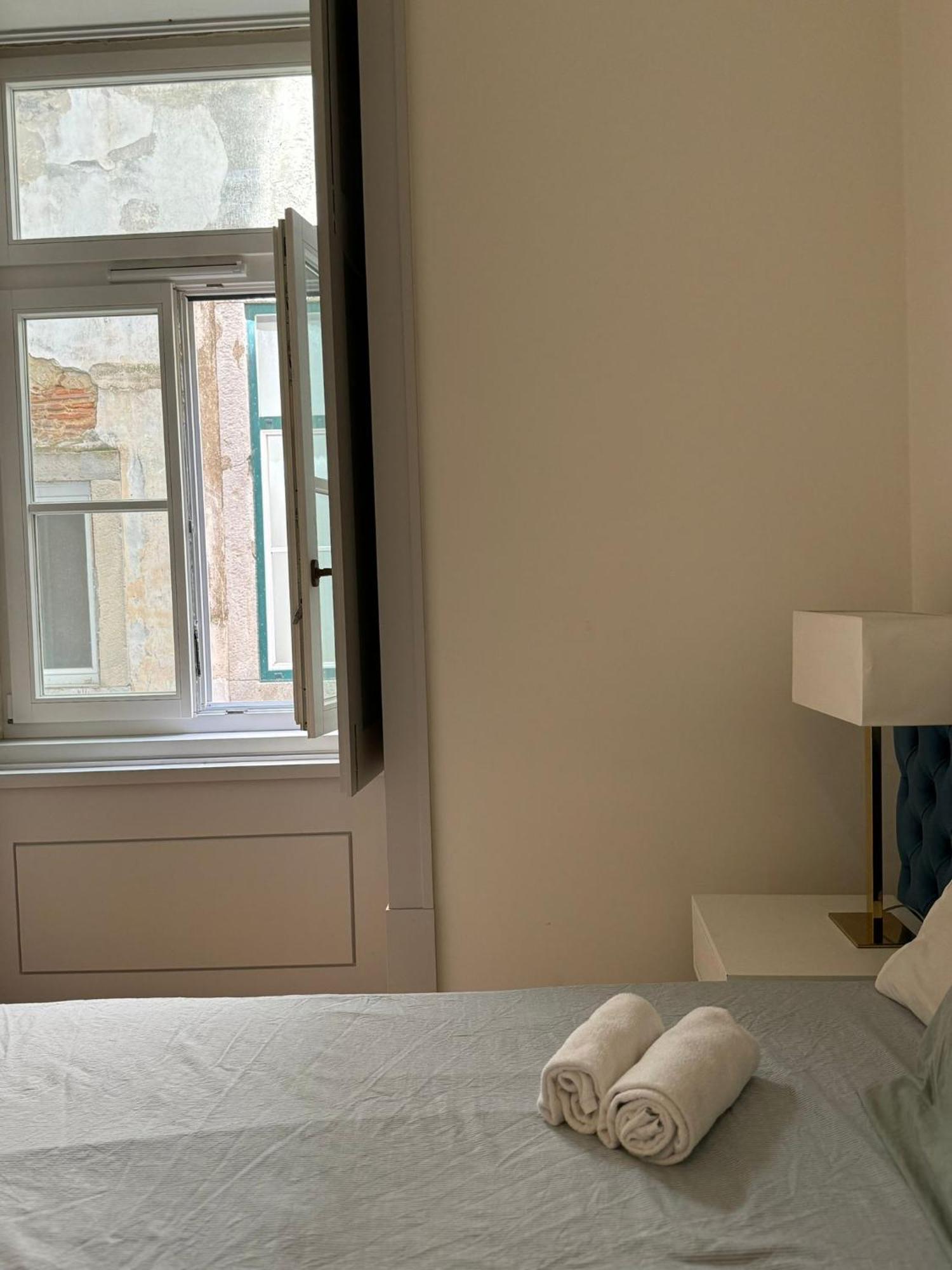 Double Room With Private Wc In Shared House In Downtown Lisboa Exterior foto